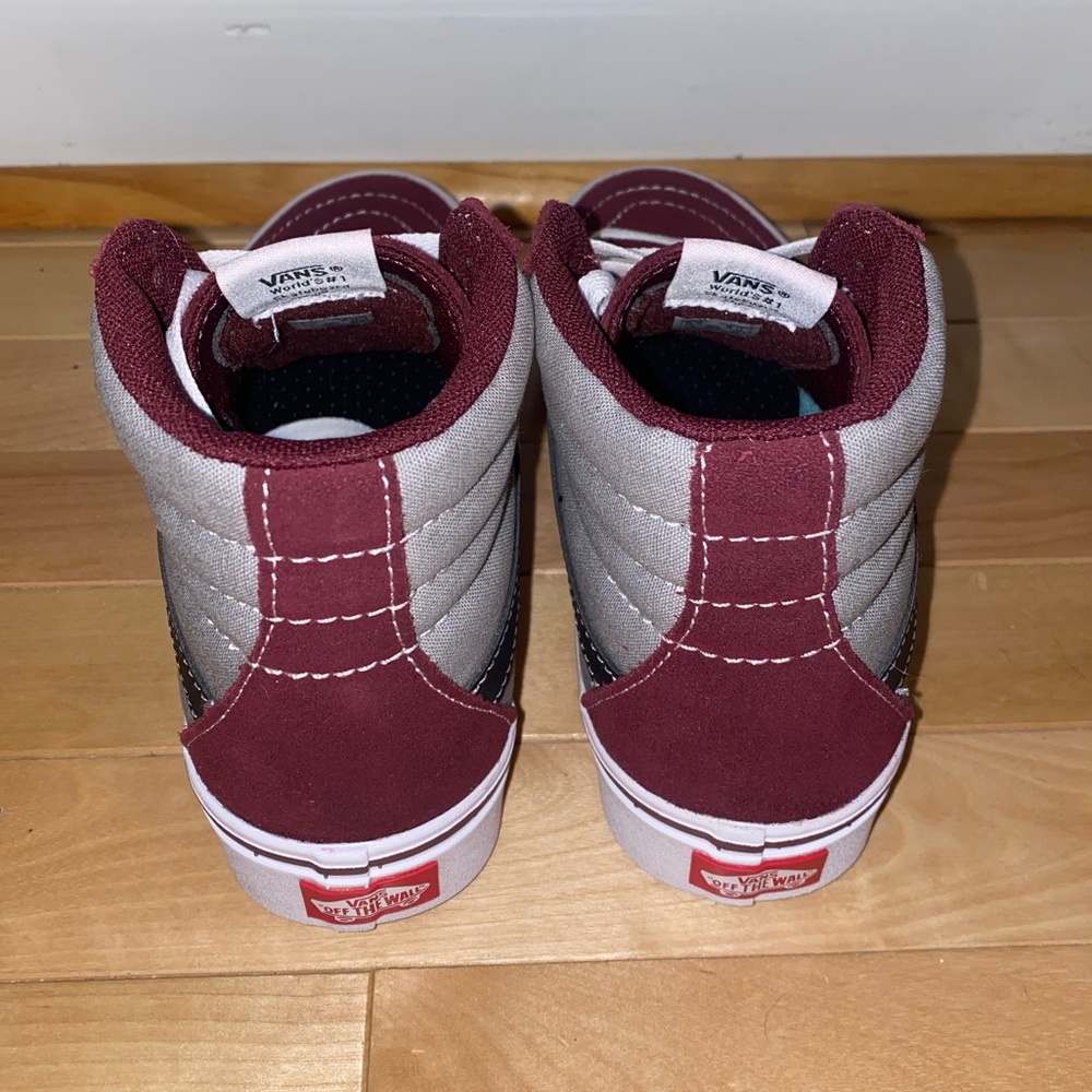 Vans - Picture 2 of 5